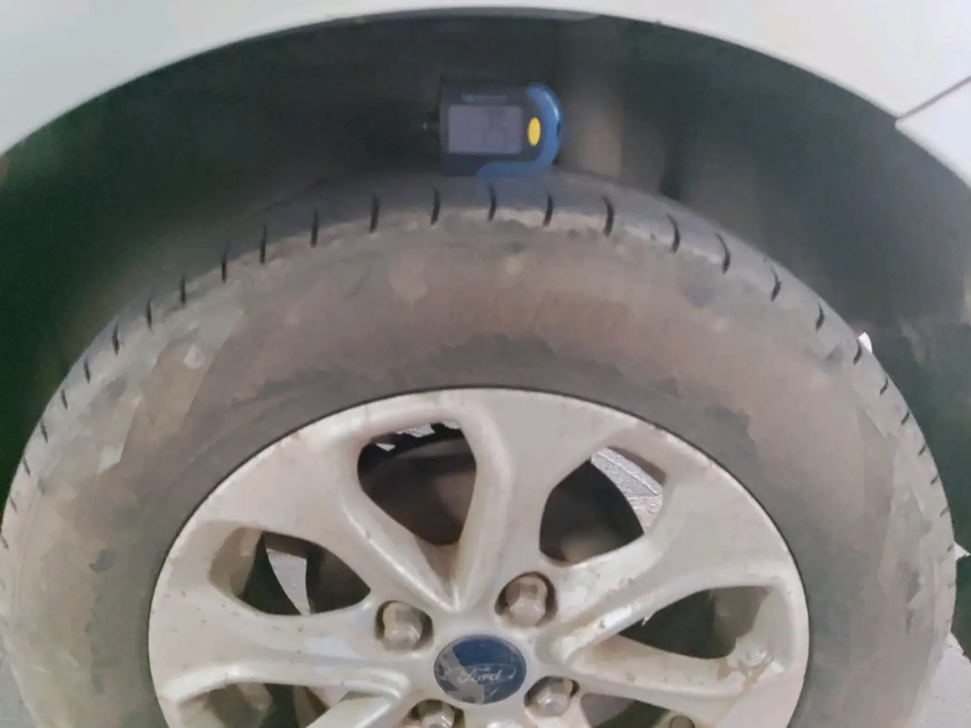 2015 Ford Figo Aspire TITANIUM 1.2 PETROL, Petrol, Manual, 1,16,781 km, tyre