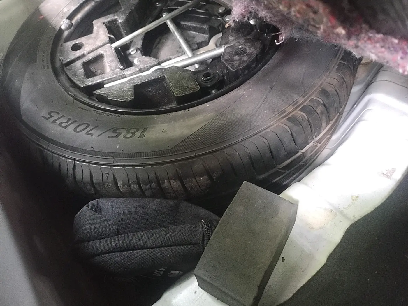 2022 Tata PUNCH PURE MT, CNG, Manual, 24,988 km, tyre
