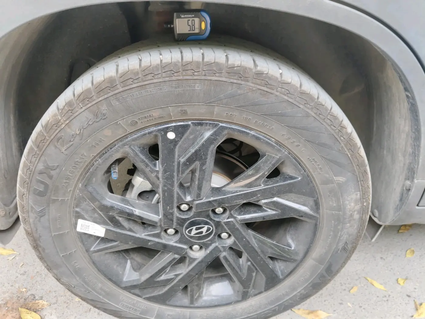 2025 Hyundai Creta 1.5 S (O) MPi iVT, Petrol, Automatic, 12,938 km, tyre