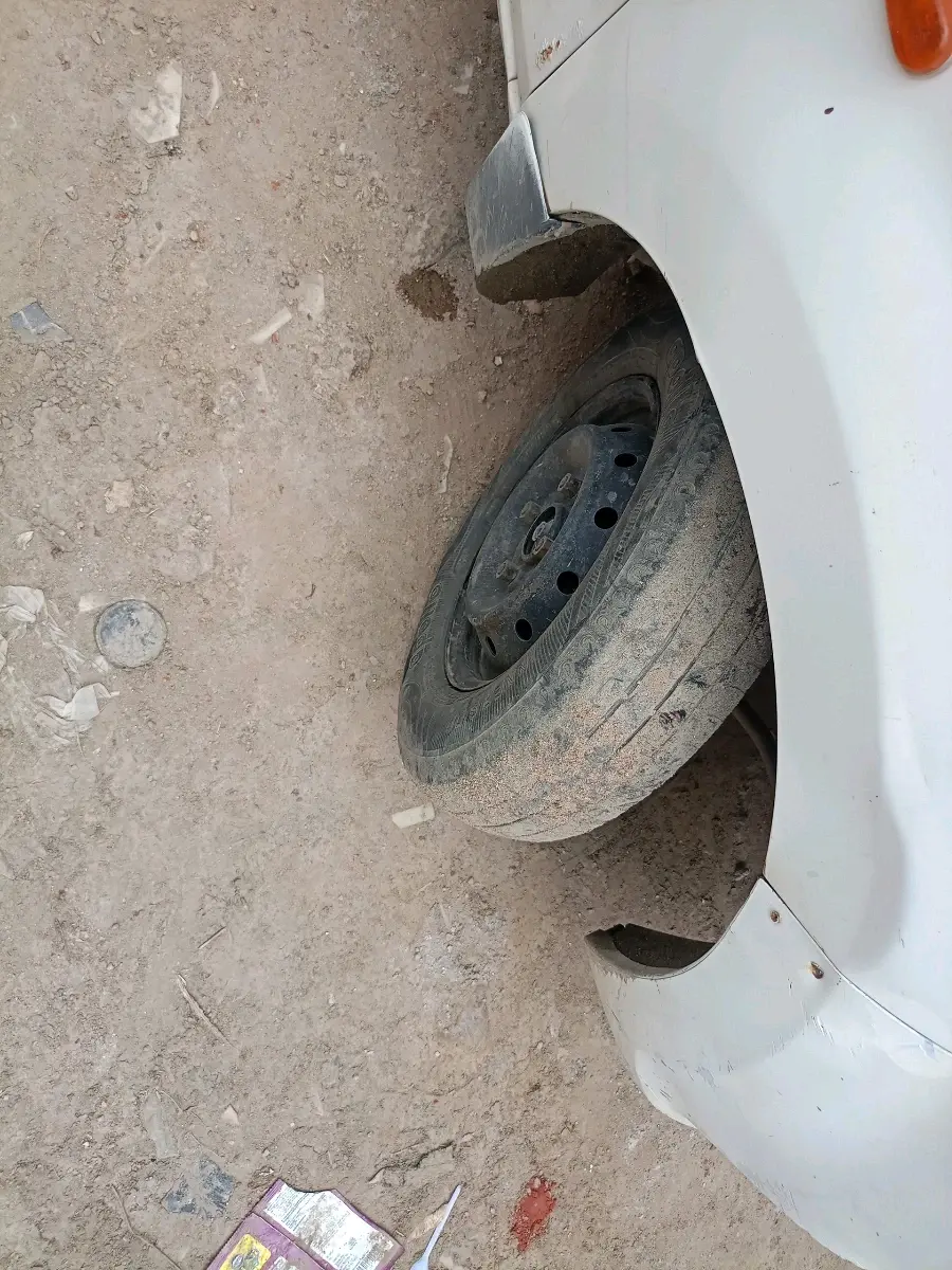 2017 Maruti Alto 800 LXI, Petrol, Manual, 1,12,667 km, tyre
