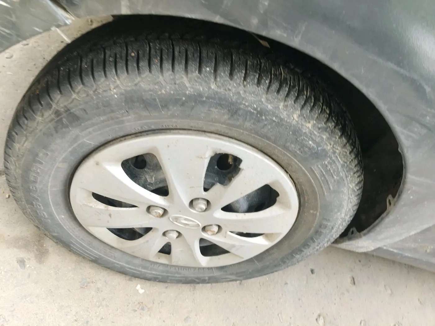 2012 Hyundai i10 MAGNA 1.1, Petrol, Manual, 78,566 km, tyre