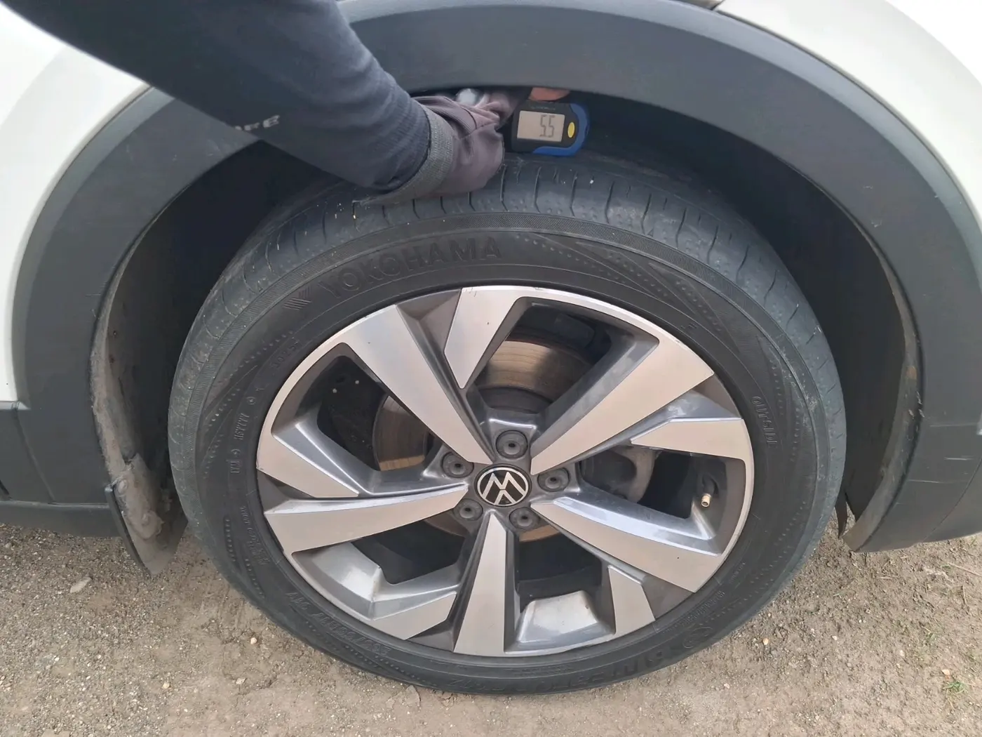 2023 Volkswagen TAIGUN TOPLINE 1.0 TSI AT, Petrol, Automatic, 49,935 km, tyre