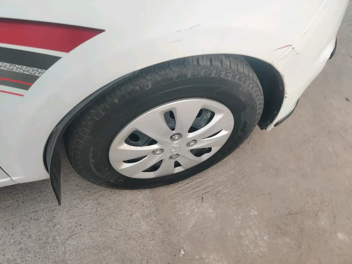 2013 Hyundai i10 MAGNA 1.2, Petrol, Manual, 72,747 km, tyre