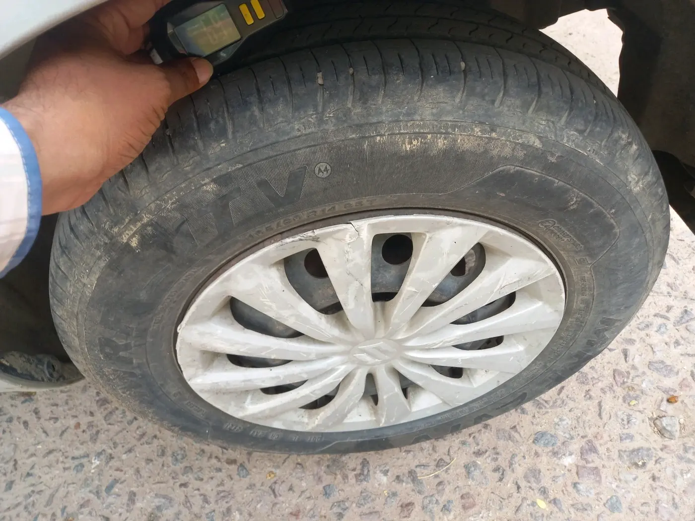 2012 Maruti Ritz VXI, Petrol, Manual, 85,354 km, tyre