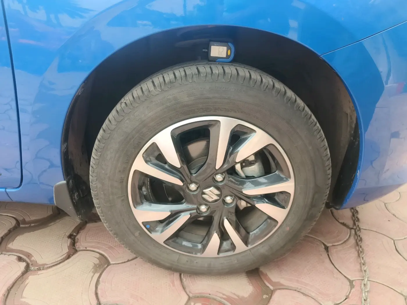 2025 Maruti Swift ZXi Plus AMT, Petrol, Automatic, 8,736 km, tyre