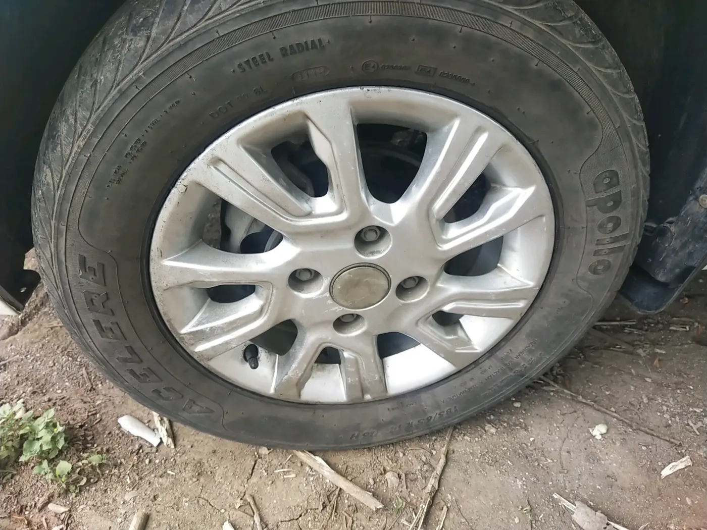 2018 Tata Tiago XZ PETROL, CNG, Manual, 76,402 km, tyre
