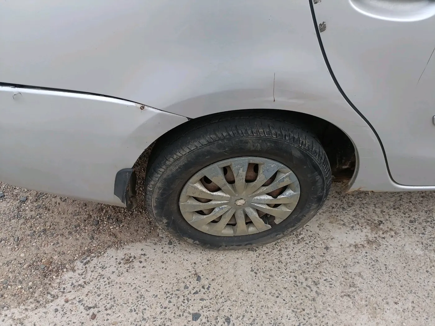 2012 Toyota Etios GD, Diesel, Manual, 3,90,229 km, tyre