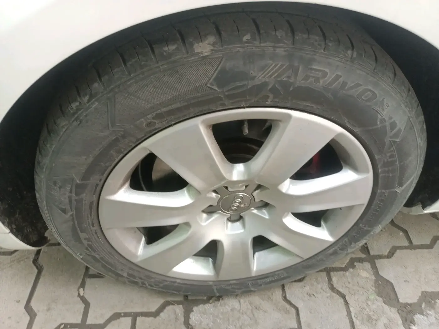 2013 Audi A8L 3.0 TDI quattro, Diesel, Automatic, 79,958 km, tyre