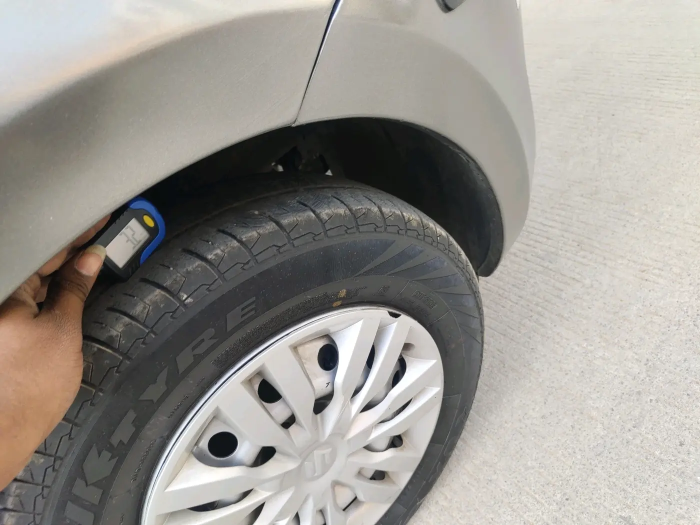 2023 Maruti Swift LXI, Petrol, Manual, 42,126 km, tyre