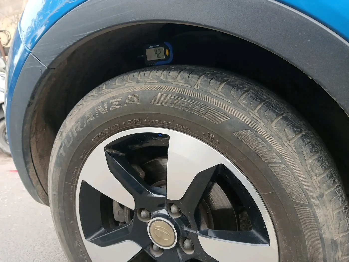 2017 Tata NEXON XZ PLUS PETROL, Petrol, Manual, 37,773 km, tyre