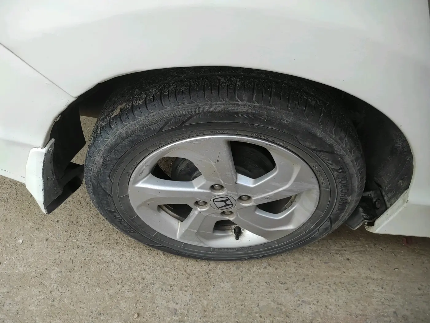 2014 Honda City 1.5L I-VTEC VX, Petrol, Manual, 1,55,848 km, tyre