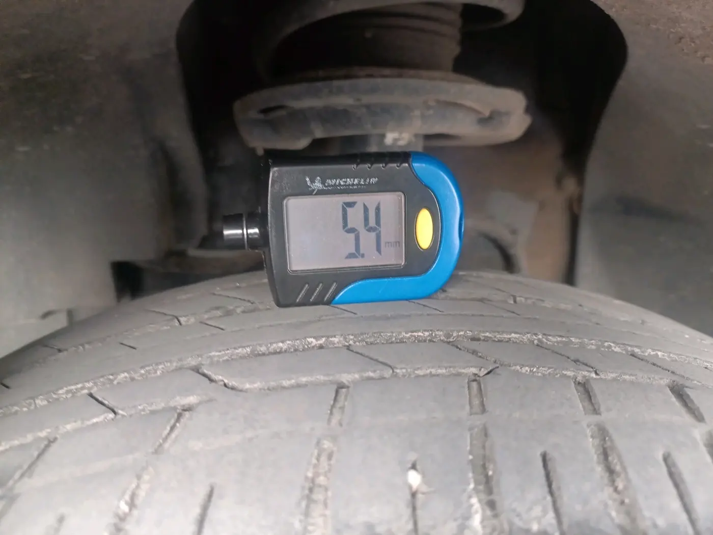 2023 Tata NEXON FEARLESS SUNROOF DUAL TONE 1.2 PETROL, Petrol, Manual, 16,060 km, tyre