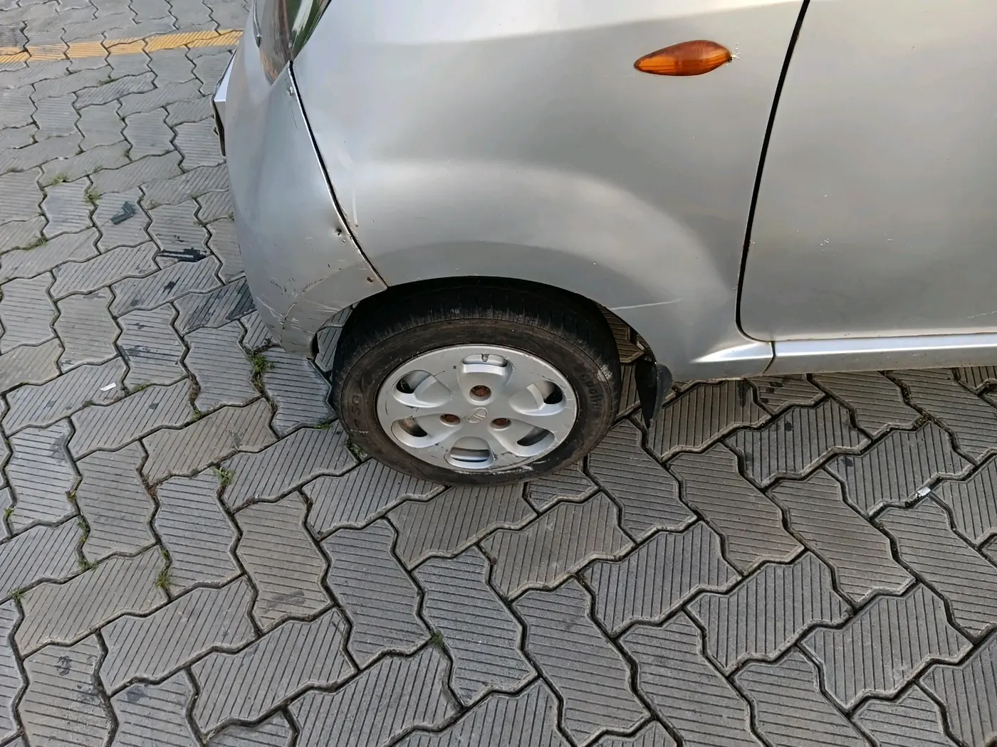 2013 Tata Nano LX, Petrol, Manual, 18,000 km, tyre