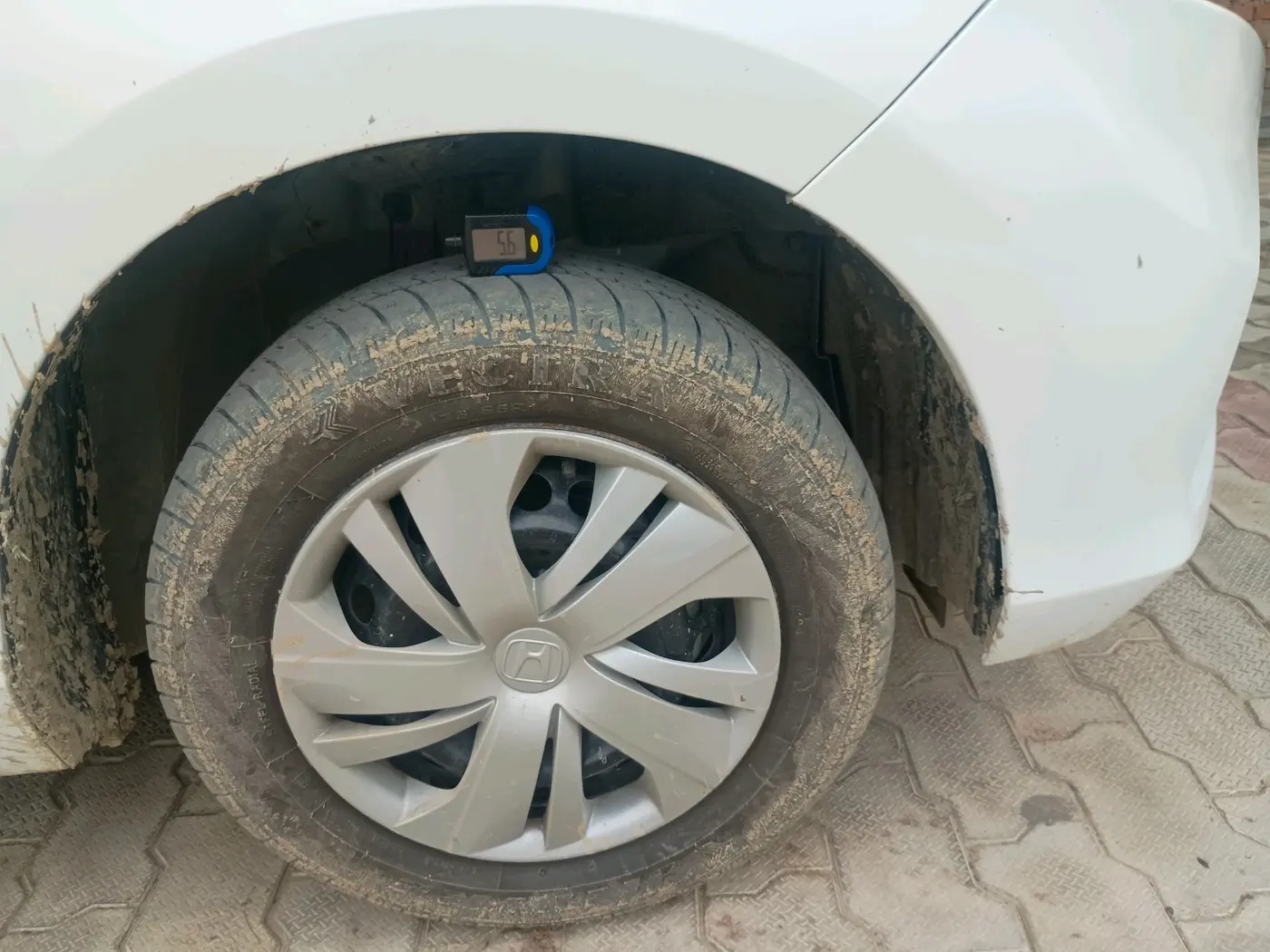 2025 Honda Amaze 1.2L I-VTEC S, CNG, Manual, 6,547 km, tyre
