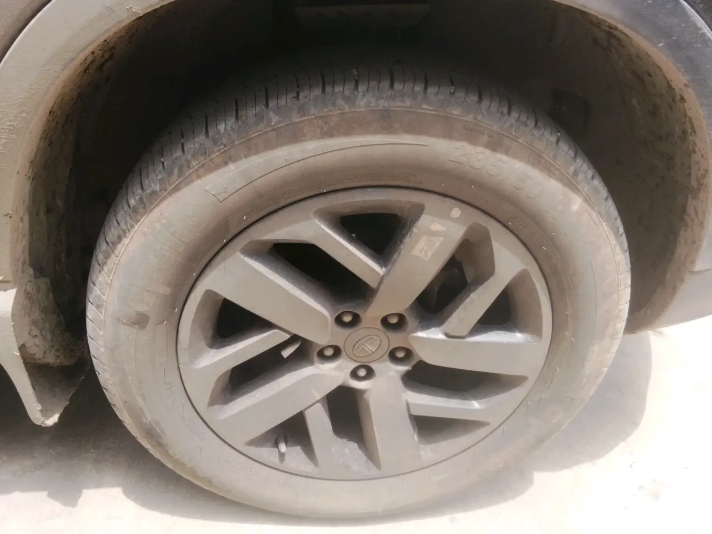 2023 Tata Harrier XZA PLUS O DARK EDITION, Diesel, Automatic, 48,885 km, tyre