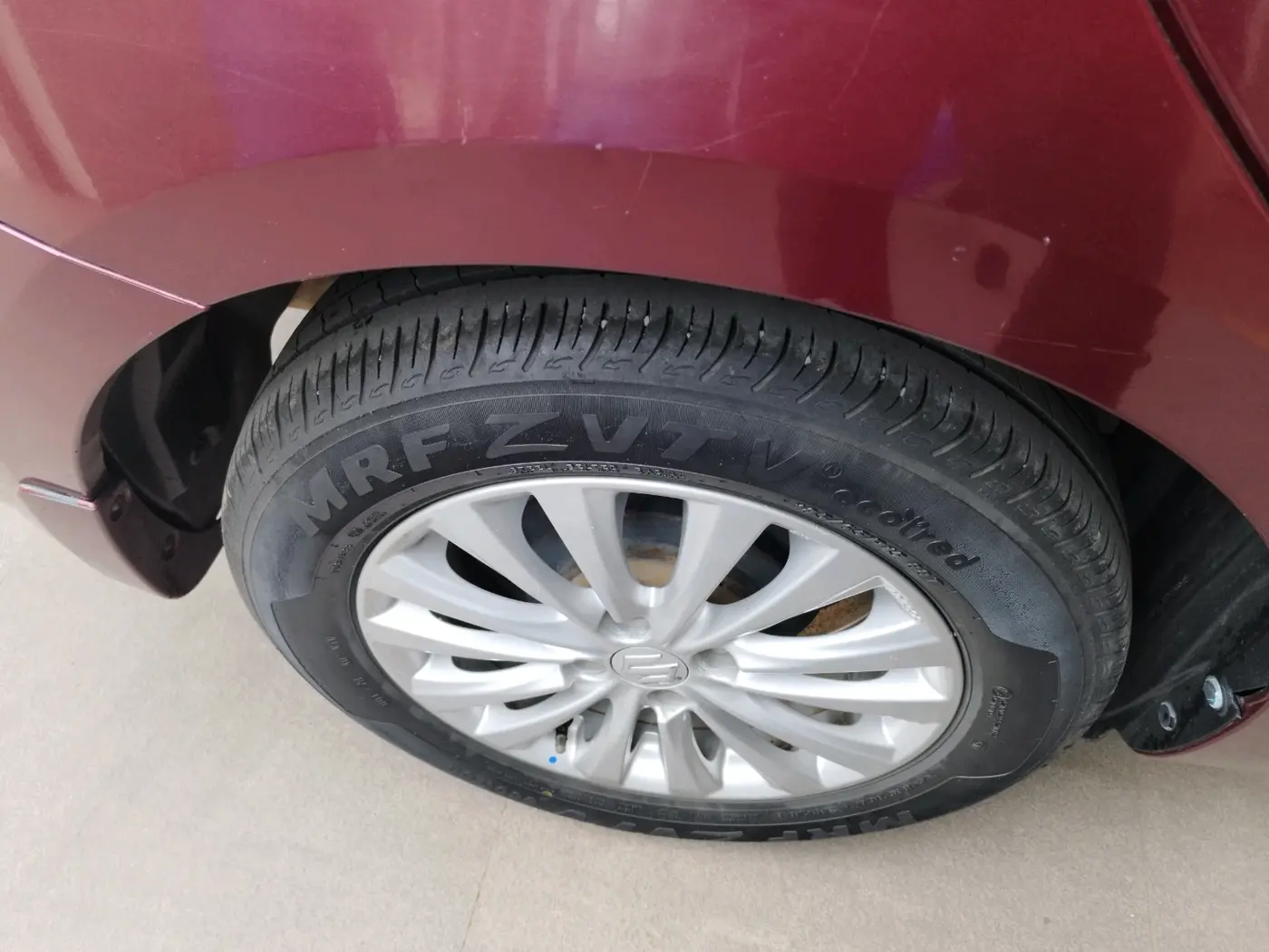 2015 Maruti Ciaz ZXI, Petrol, Manual, 1,17,706 km, tyre