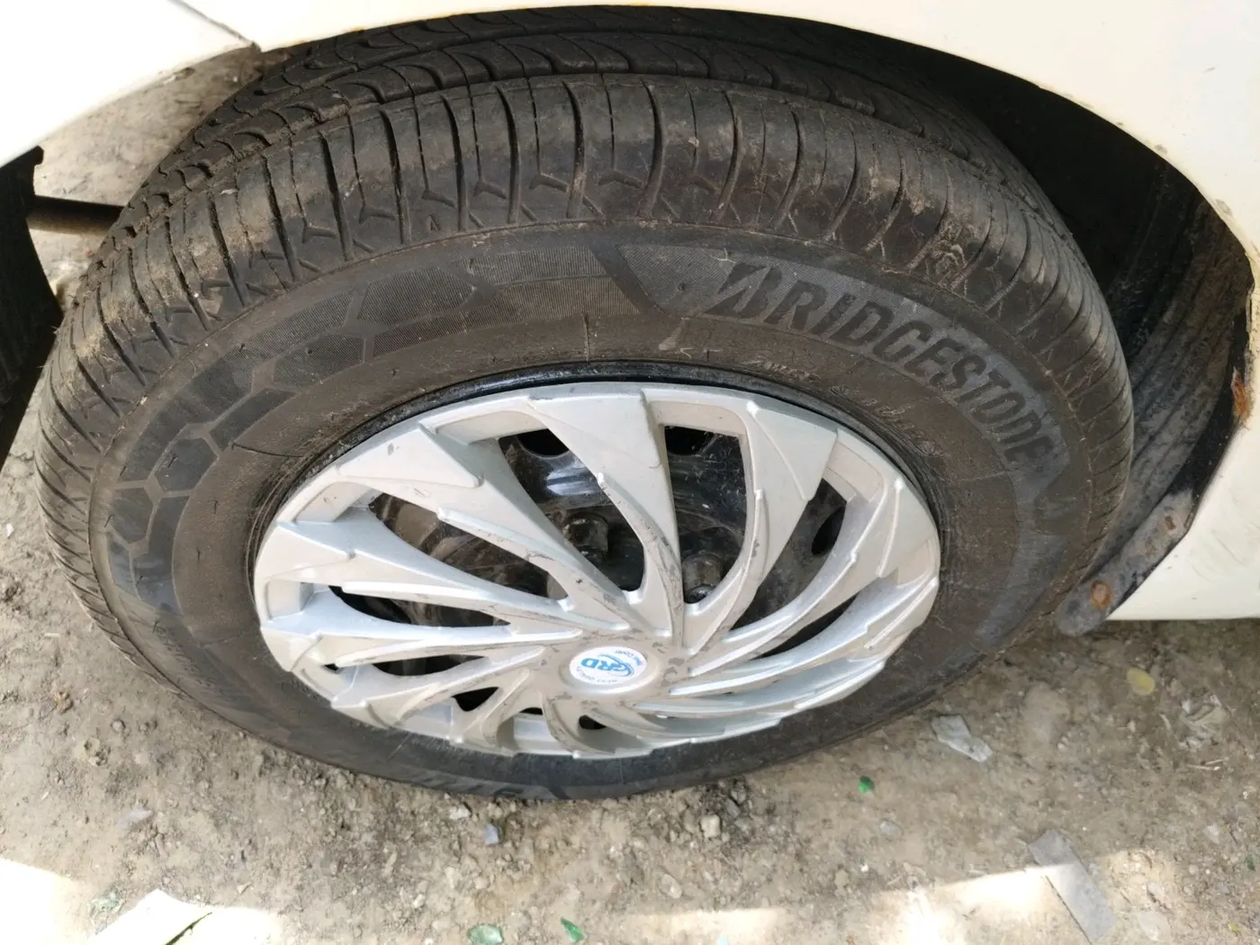2016 Hyundai Eon ERA +, CNG, Manual, 97,201 km, tyre