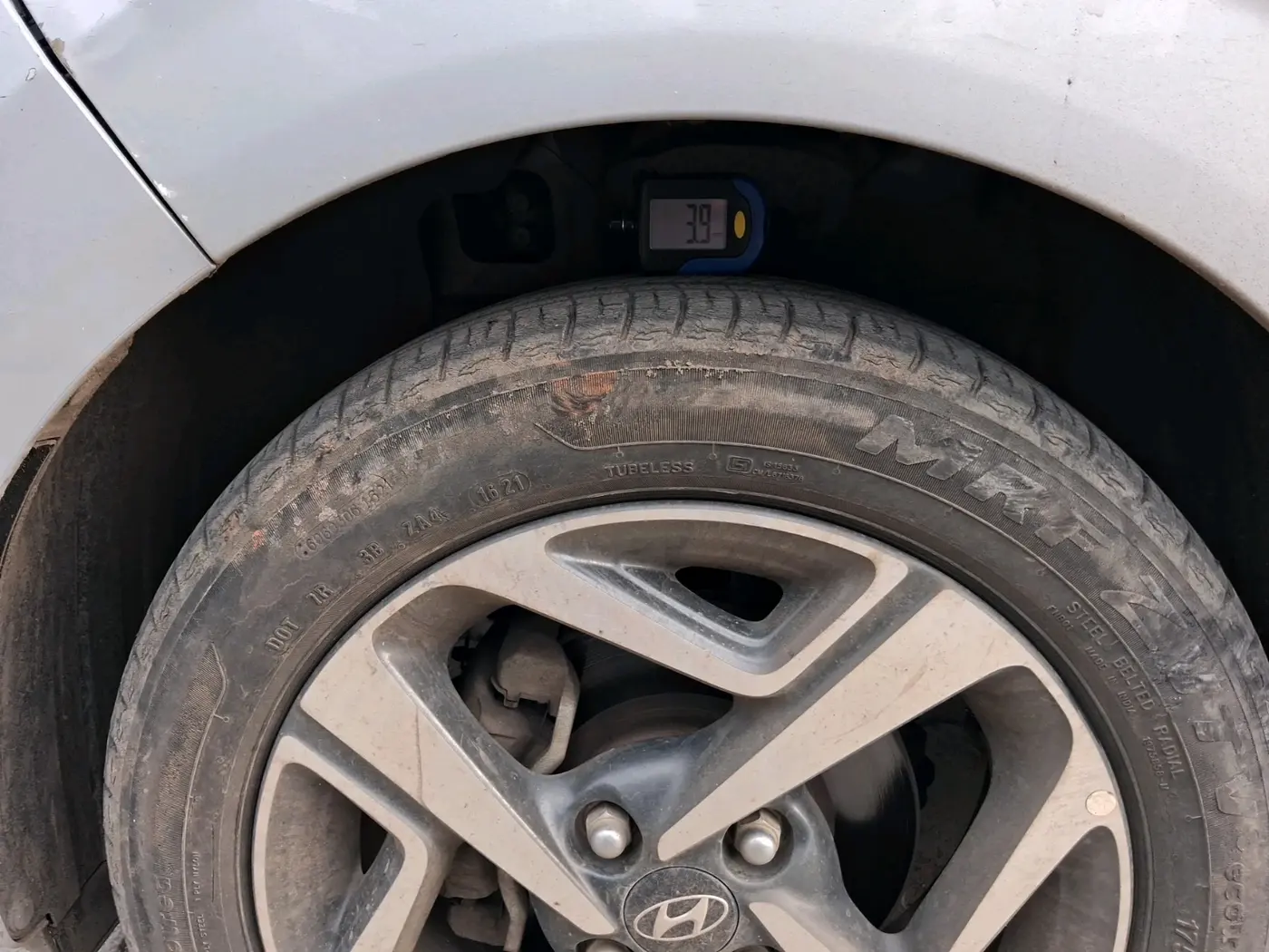 2020 Hyundai AURA SX 1.2, Petrol, Manual, 42,930 km, tyre