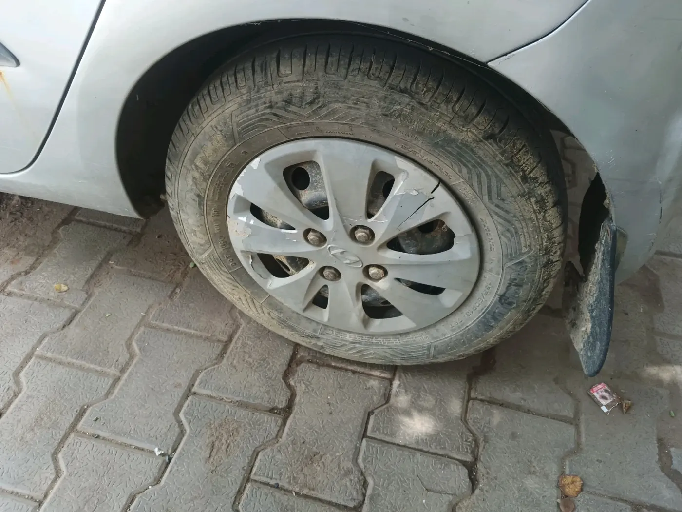 2011 Hyundai i10 MAGNA 1.2, Petrol, Manual, 1,34,985 km, tyre