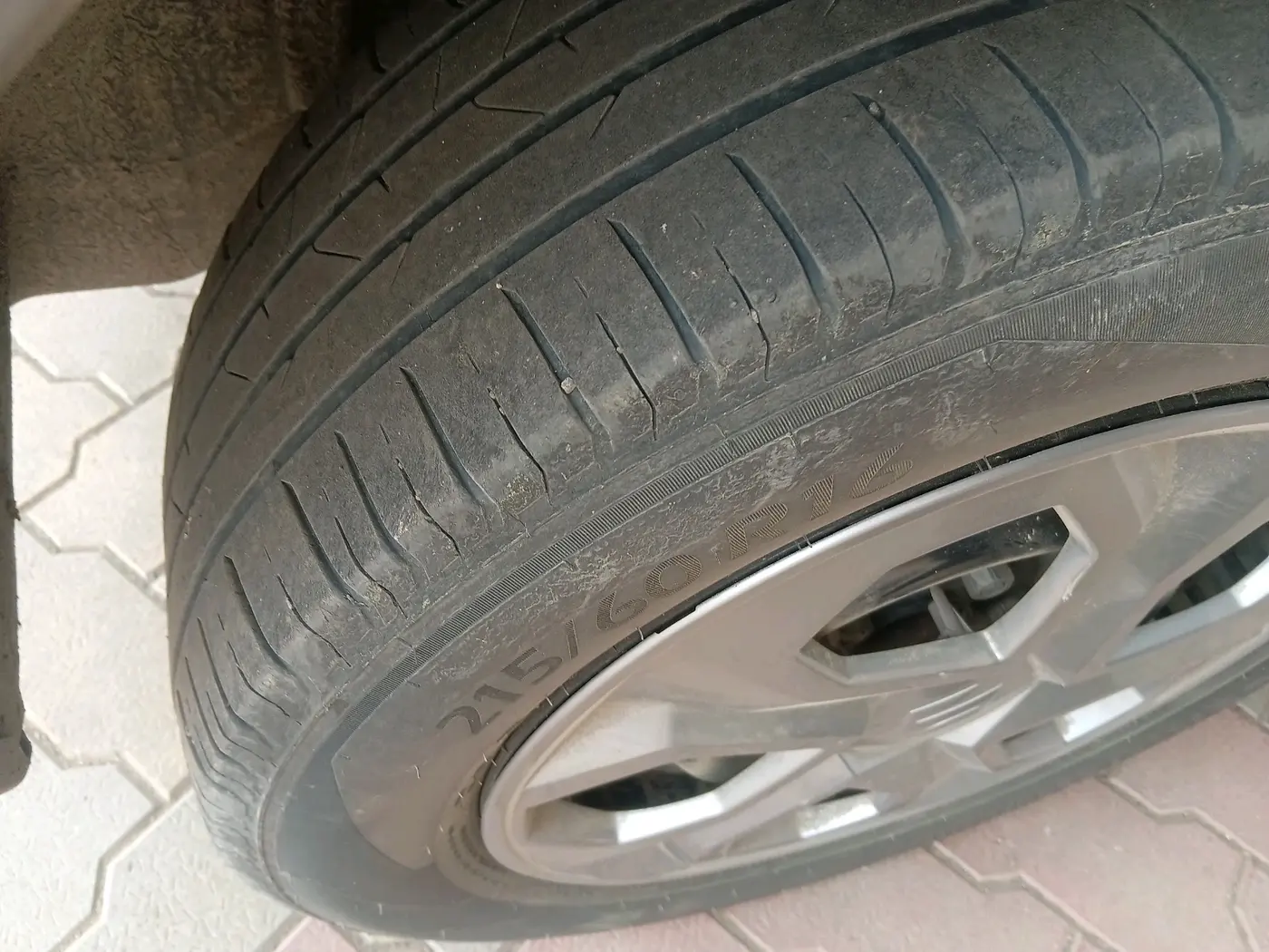 2024 Maruti BREZZA VXI S-CNG, CNG, Manual, 57,553 km, tyre