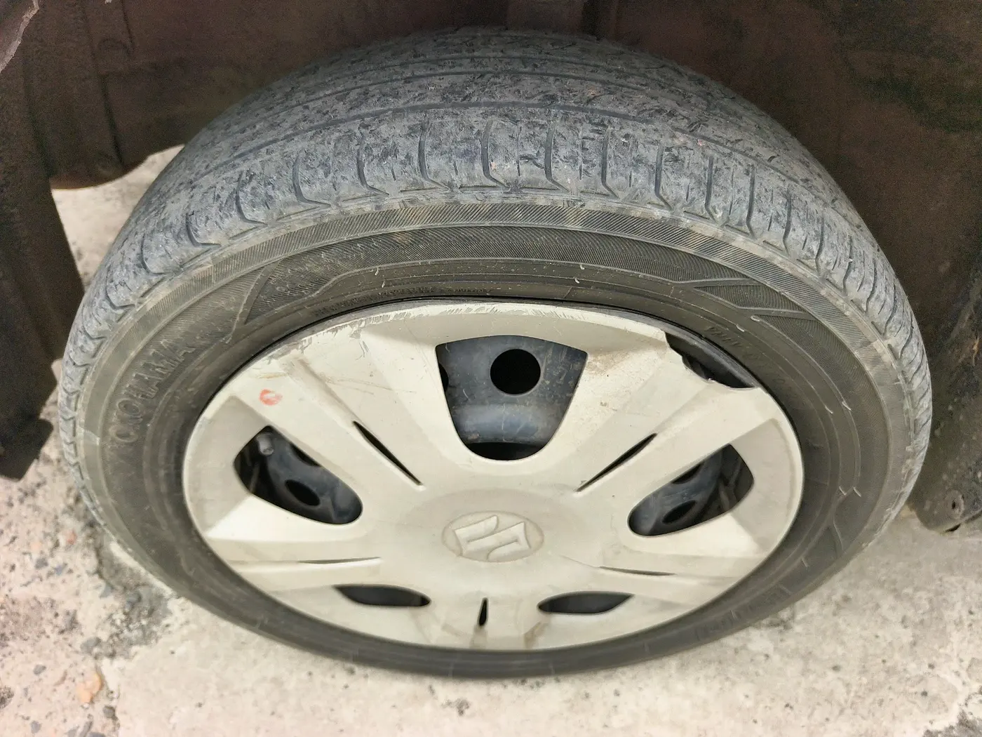 2016 Maruti Wagon R 1.0 VXI, Petrol, Manual, 88,230 km, tyre