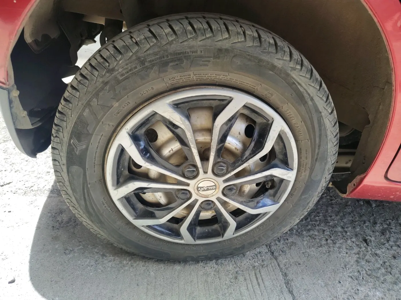 2013 Maruti Wagon R 1.0 LXI CNG, CNG, Manual, 92,267 km, tyre