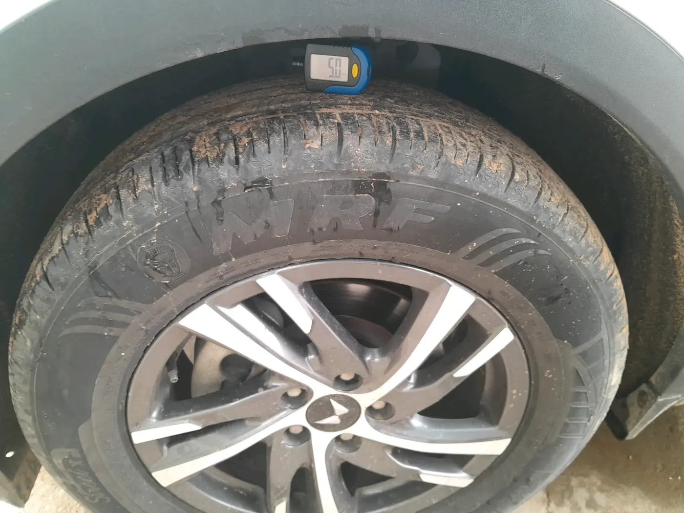 2024 Mahindra XUV700 AX 5 D MT 7 STR, Diesel, Manual, 34,637 km, tyre