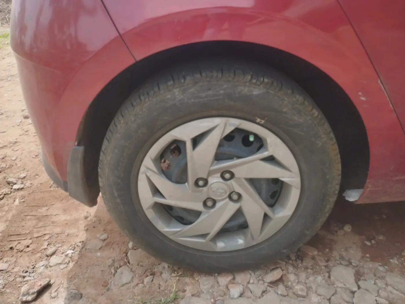 2021 Hyundai NEW I20 MAGNA 1.5 MT, Diesel, Manual, 2,03,045 km, tyre