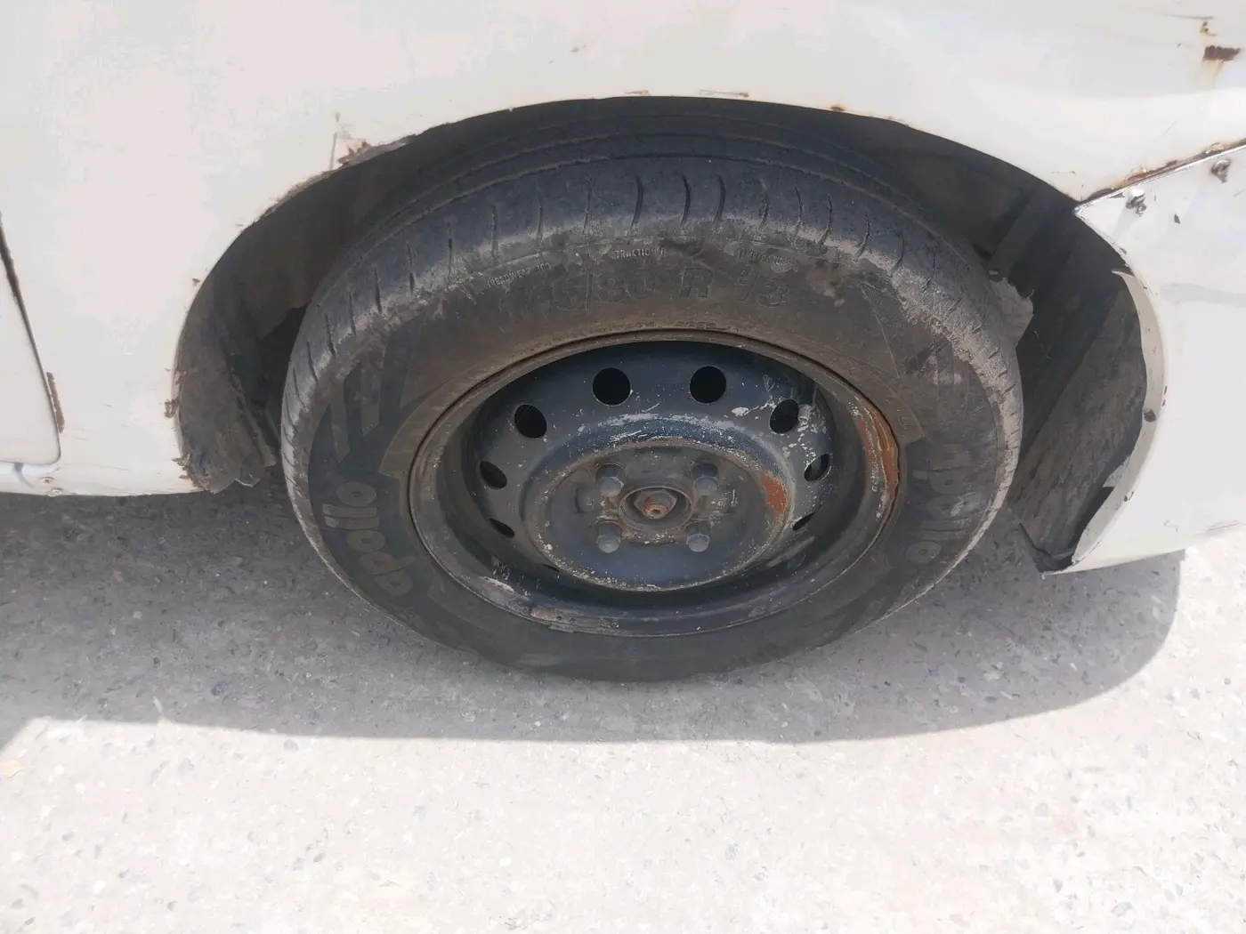 2015 Maruti Wagon R 1.0 LXI CNG, CNG, Manual, 1,40,125 km, tyre