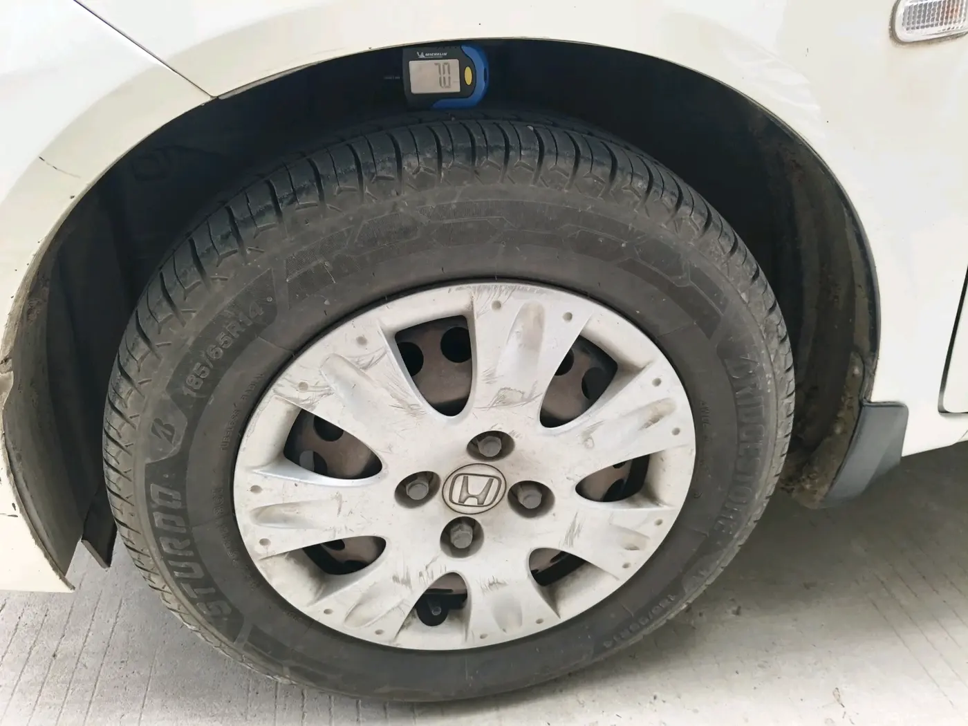 2013 Honda Amaze 1.2L I-VTEC S AT, Petrol, Automatic, 1,63,451 km, tyre