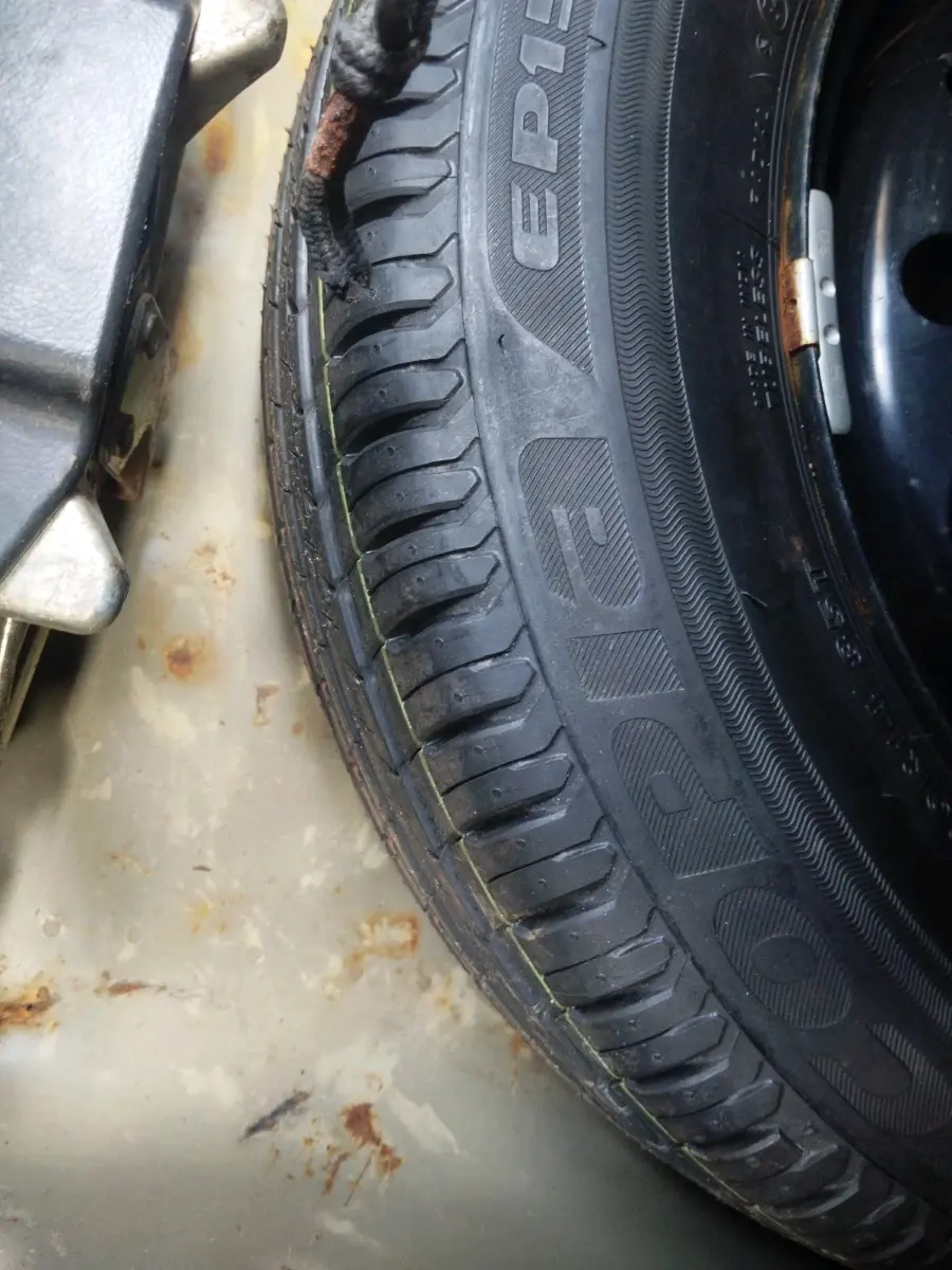 2018 Maruti Dzire VDI AMT, Diesel, Automatic, 95,191 km, tyre