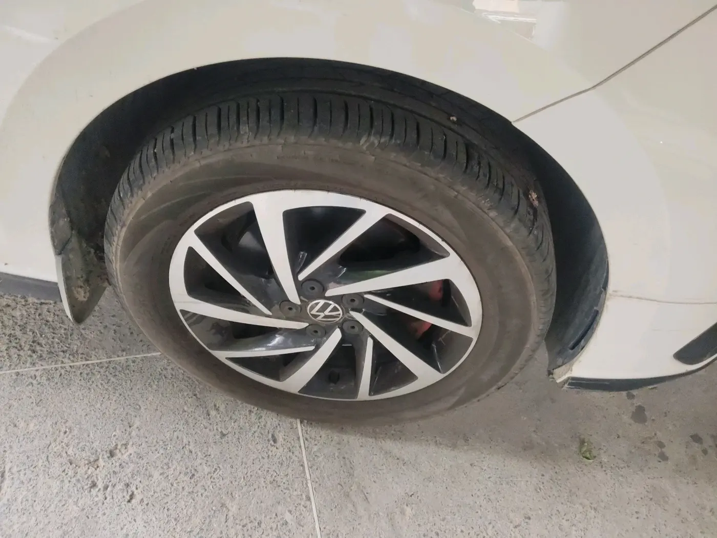 2025 Volkswagen VIRTUS  GT 1.5 TSI DSG , Petrol, Automatic, 24,224 km, tyre
