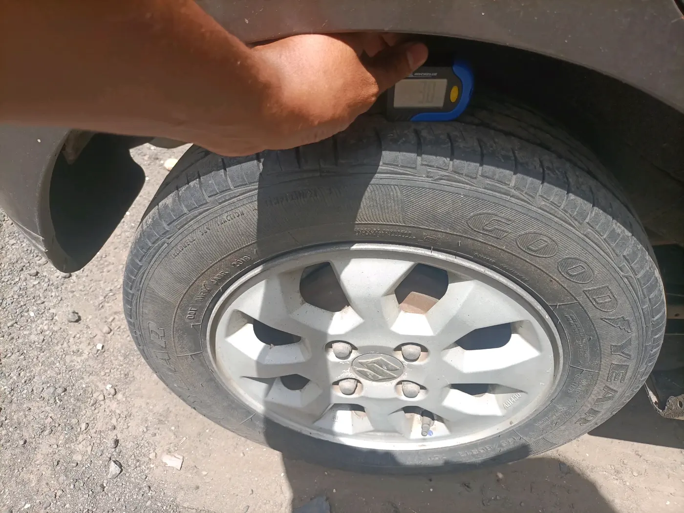 2014 Maruti Wagon R 1.0 LXI CNG, CNG, Manual, 71,571 km, tyre