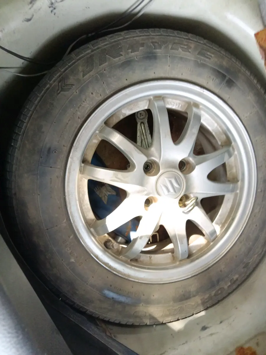 2013 Maruti Swift VDI, Diesel, Manual, 76,204 km, tyre
