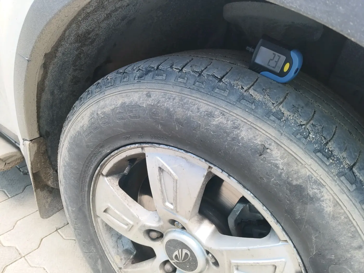2012 Mahindra XUV500 W6, Diesel, Manual, 1,44,648 km, tyre