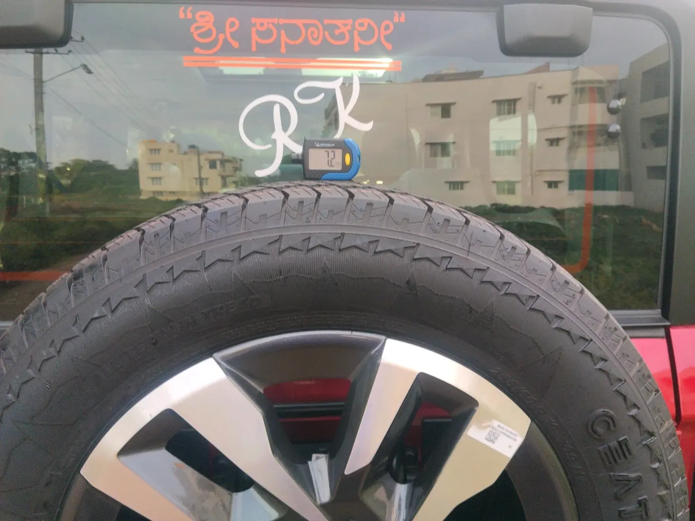 2026 Mahindra Thar Roxx  AX7 L Diesel MT 2WD, Diesel, Manual, 4,335 km, tyre
