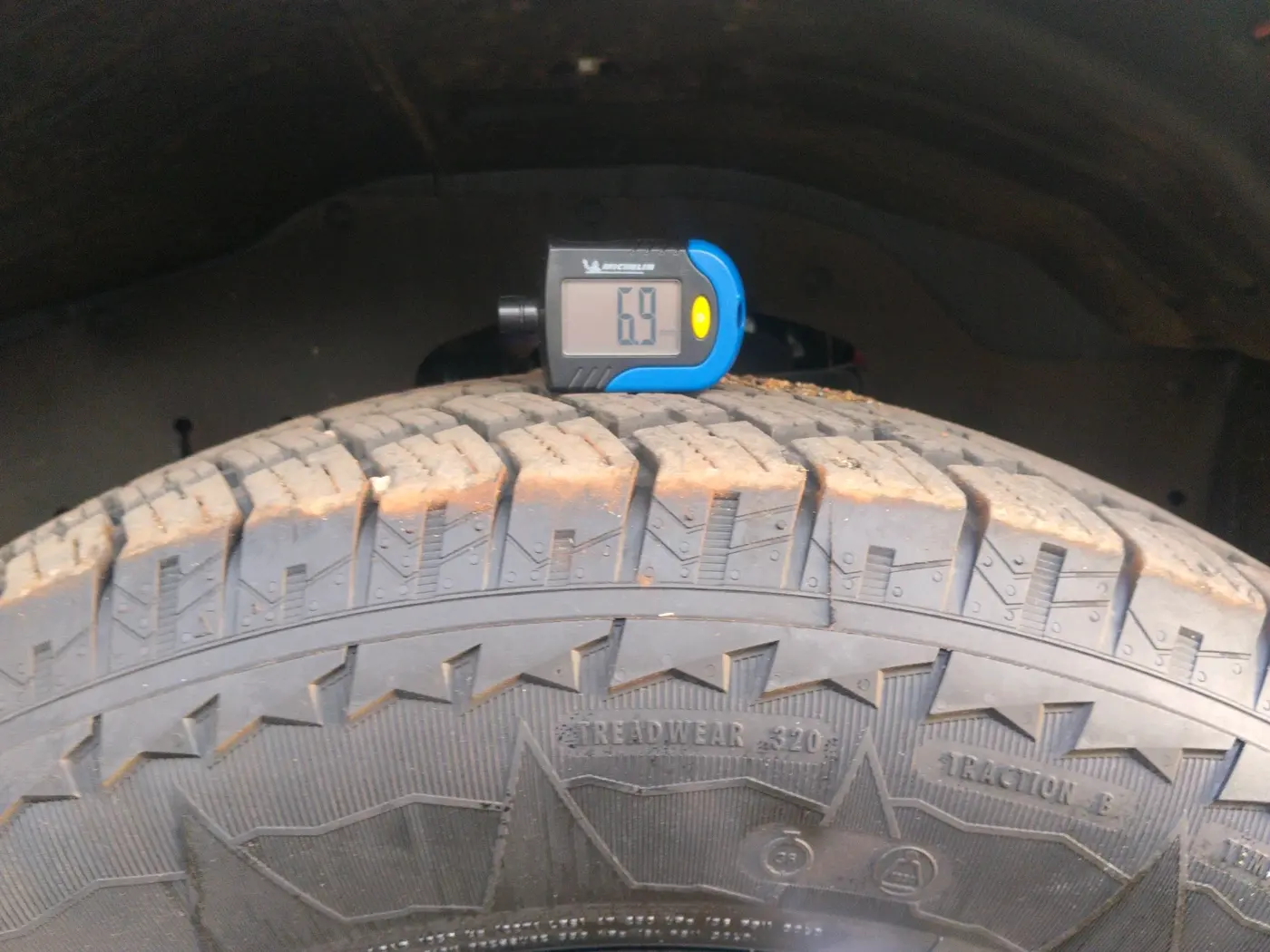 2026 Mahindra Thar Roxx  AX7 L Diesel MT 2WD, Diesel, Manual, 4,335 km, tyre