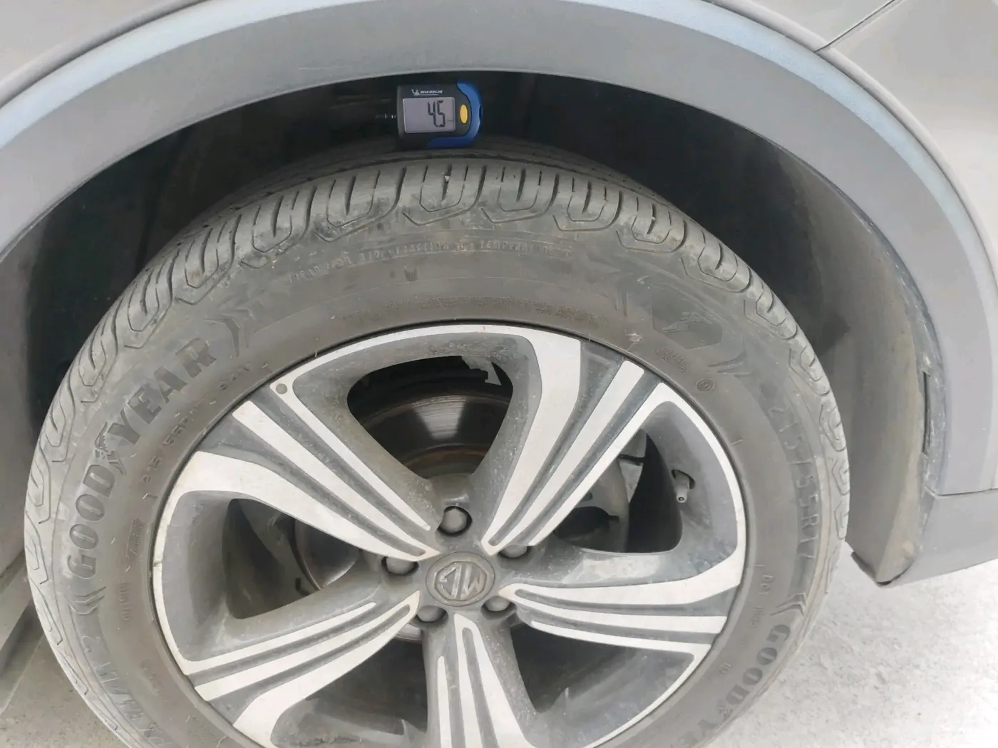 2022 MG ASTOR SHARP EX 1.5 MT, Petrol, Manual, 41,450 km, tyre