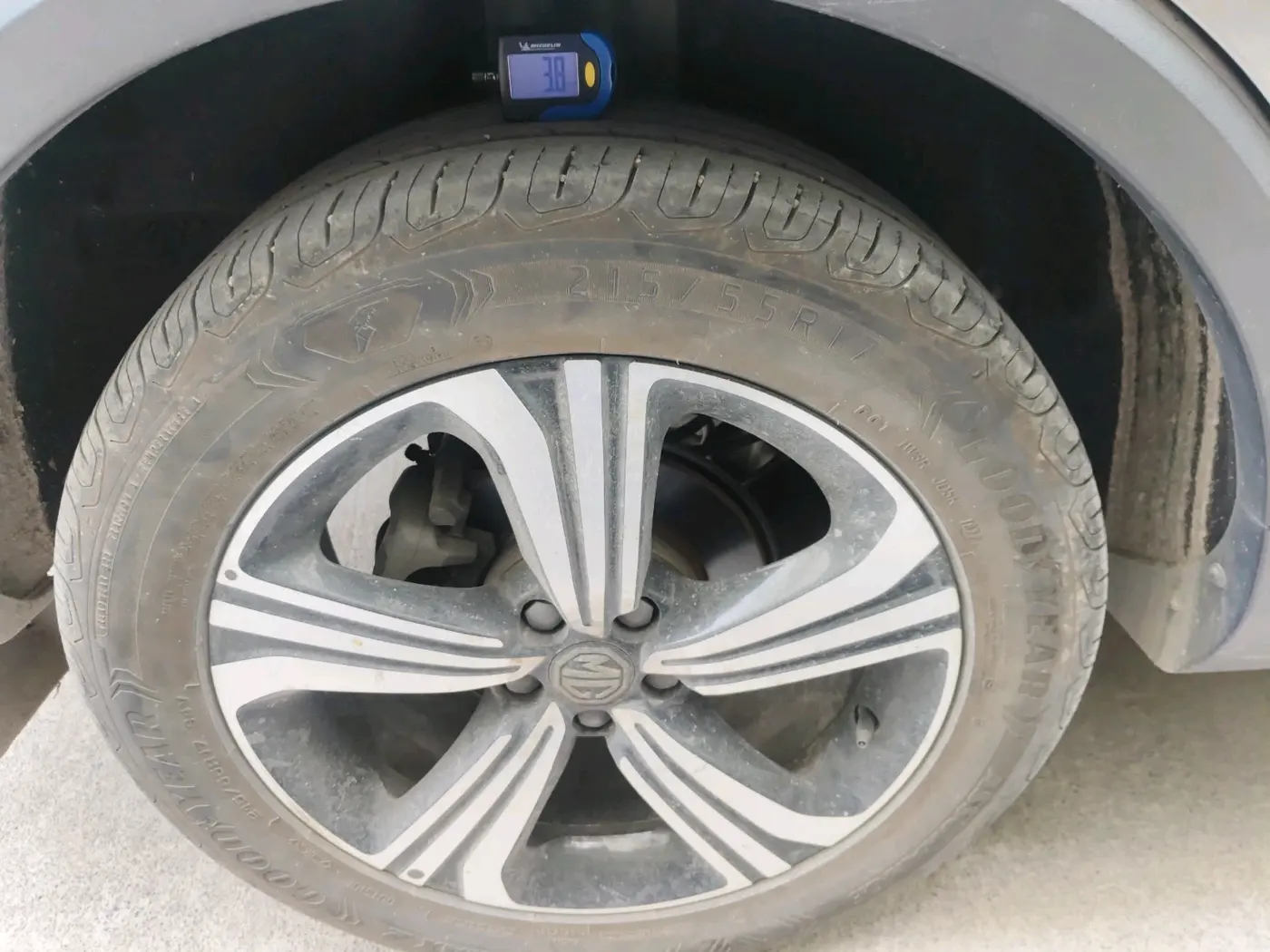 2022 MG ASTOR SHARP EX 1.5 MT, Petrol, Manual, 41,450 km, tyre