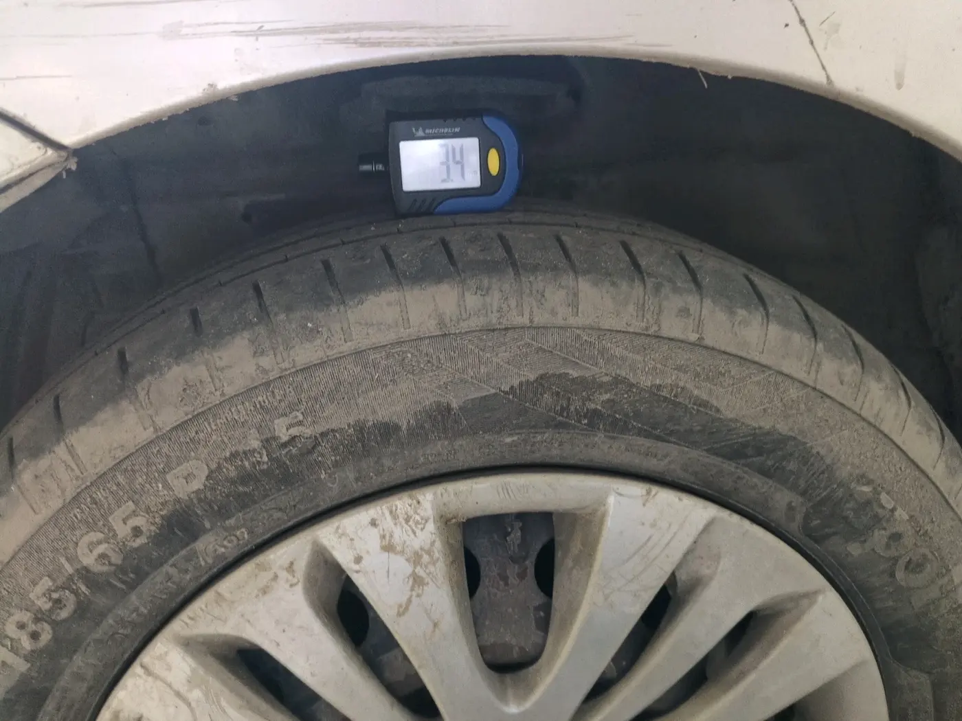 2014 Maruti Ertiga VXI CNG, CNG, Manual, 1,60,766 km, tyre