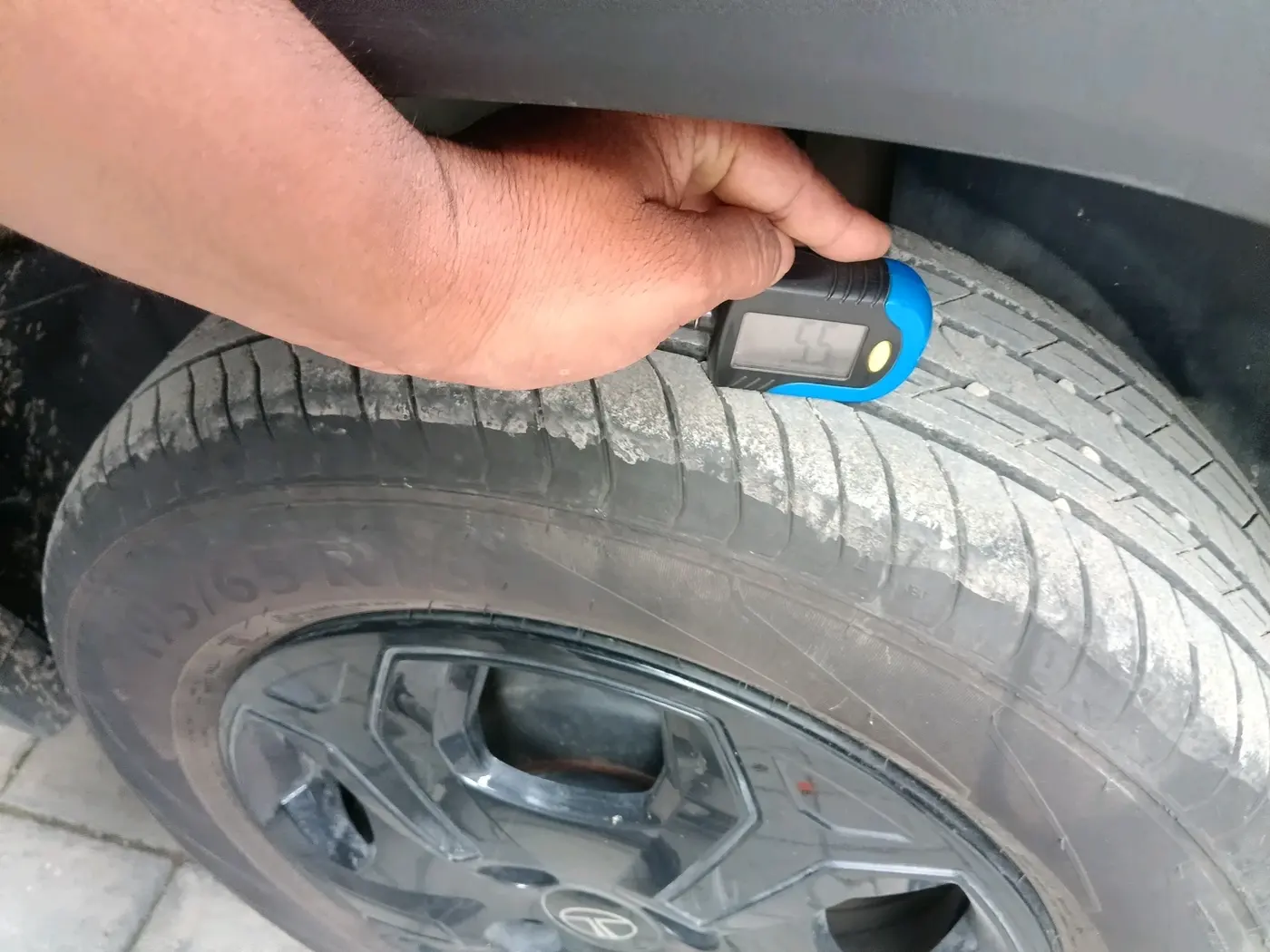 2025 Tata PUNCH Accomplished Plus iCNG, CNG, Manual, 12,591 km, tyre