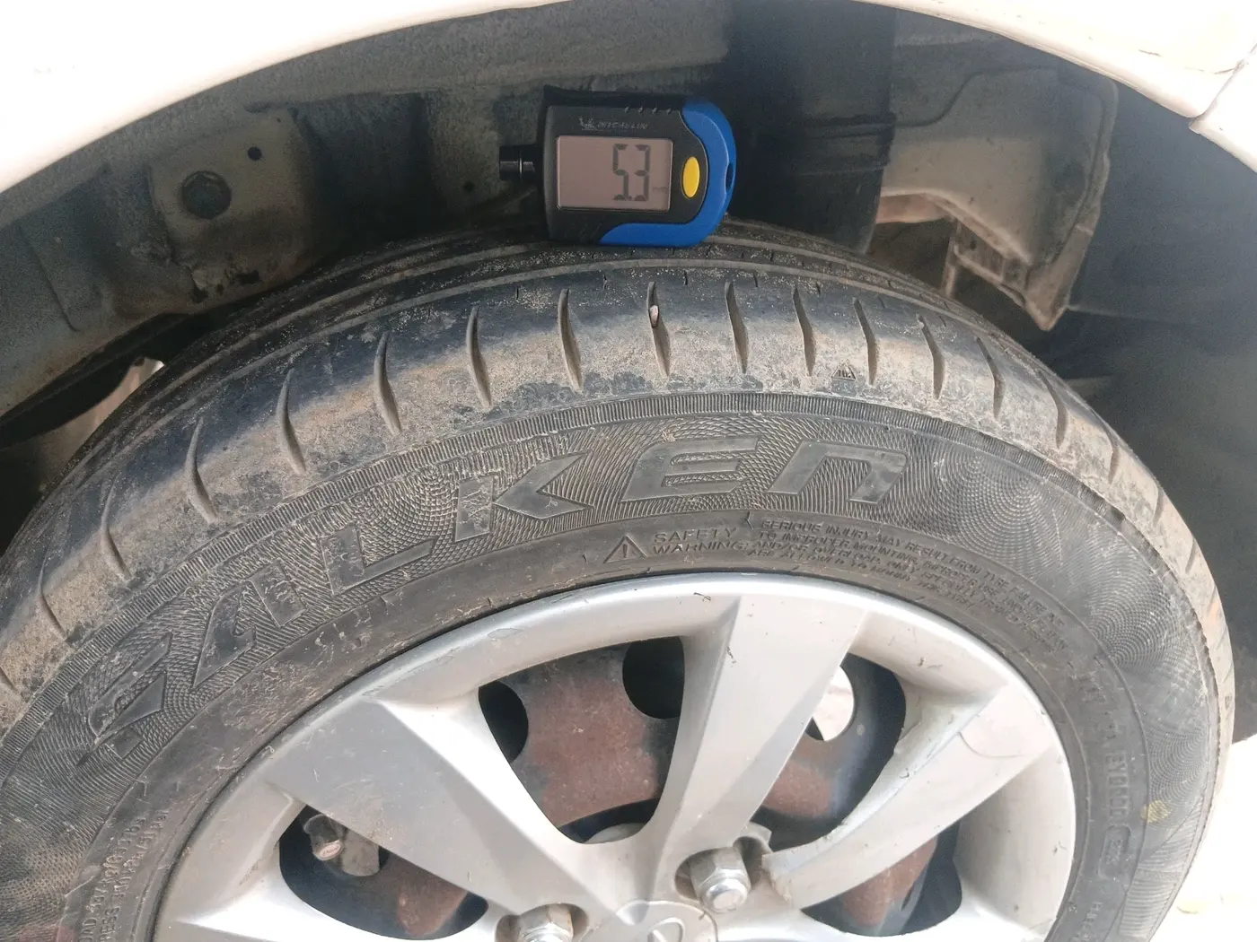 2011 Hyundai Eon MAGNA O, Petrol, Manual, 66,820 km, tyre