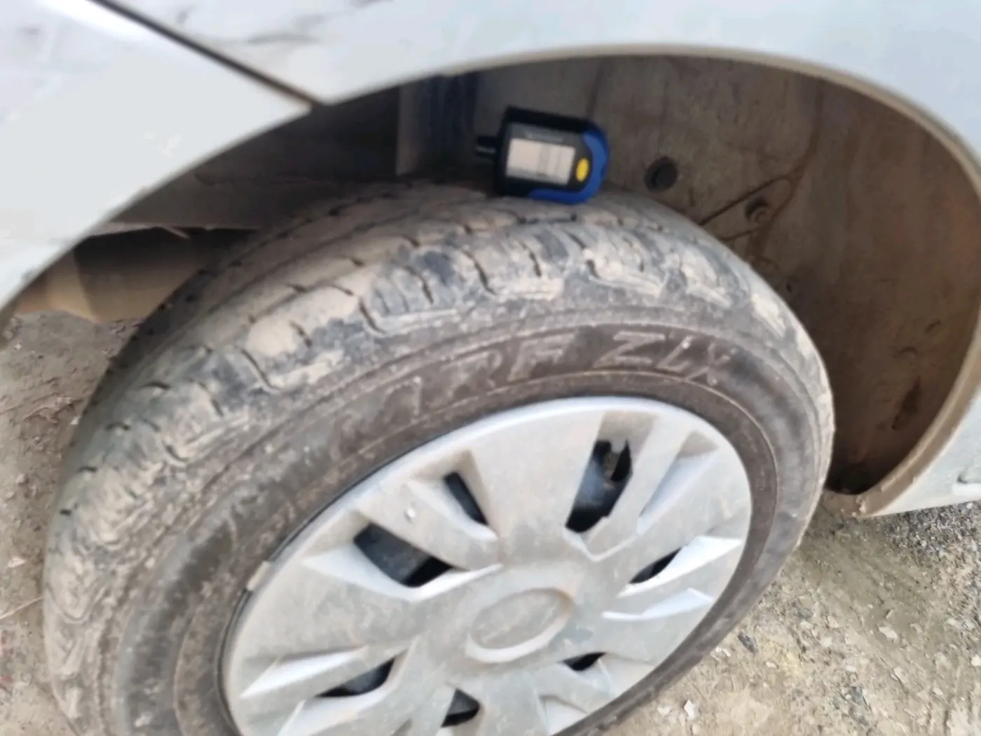 2011 Toyota Etios G, CNG, Manual, 92,645 km, tyre