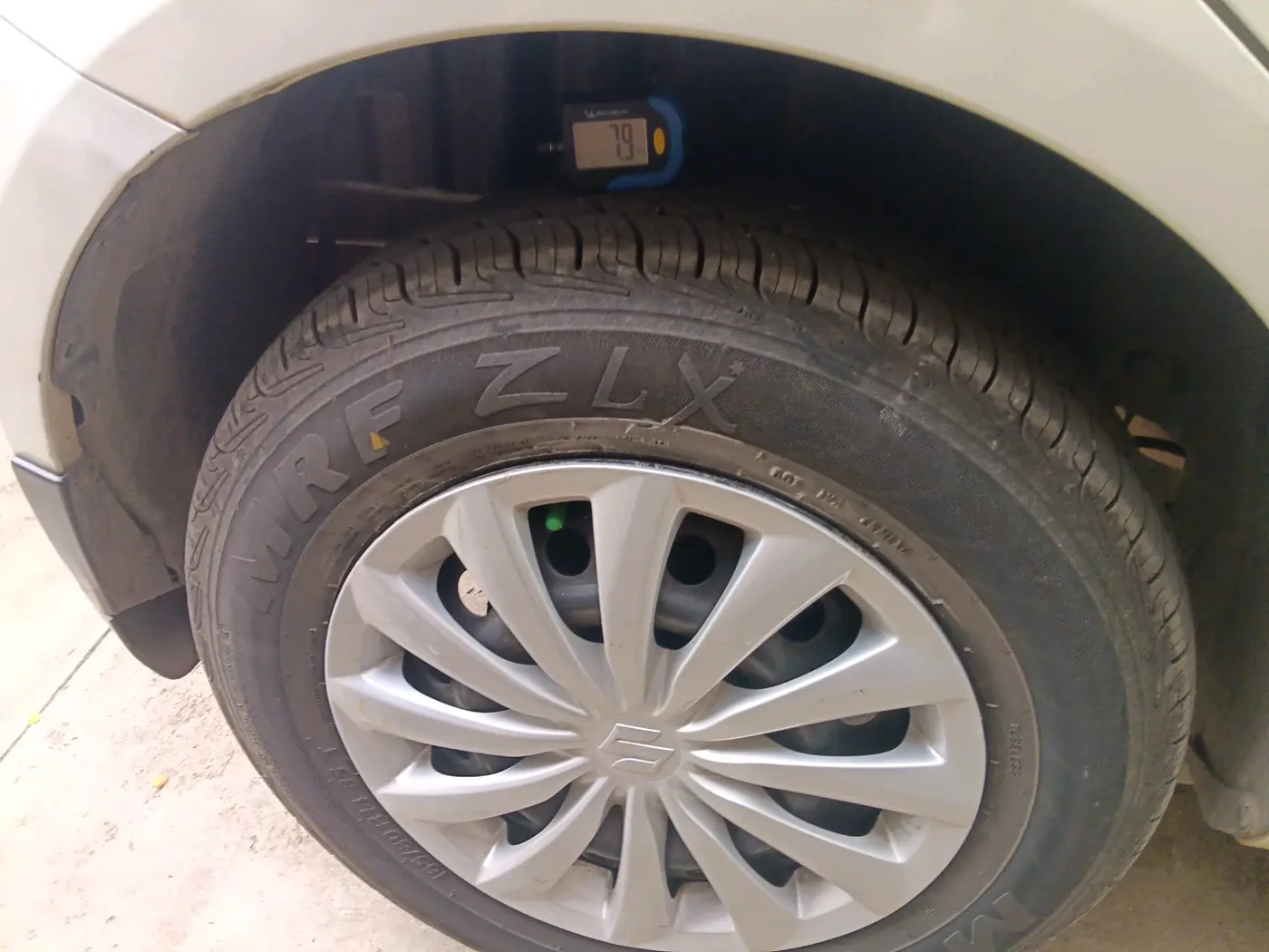 2011 Maruti Swift LDI, Diesel, Manual, 1,81,303 km, tyre