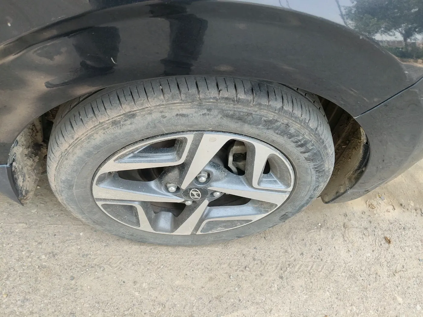 2024 Hyundai AURA SX 1.2 CNG, CNG, Manual, 32,028 km, tyre