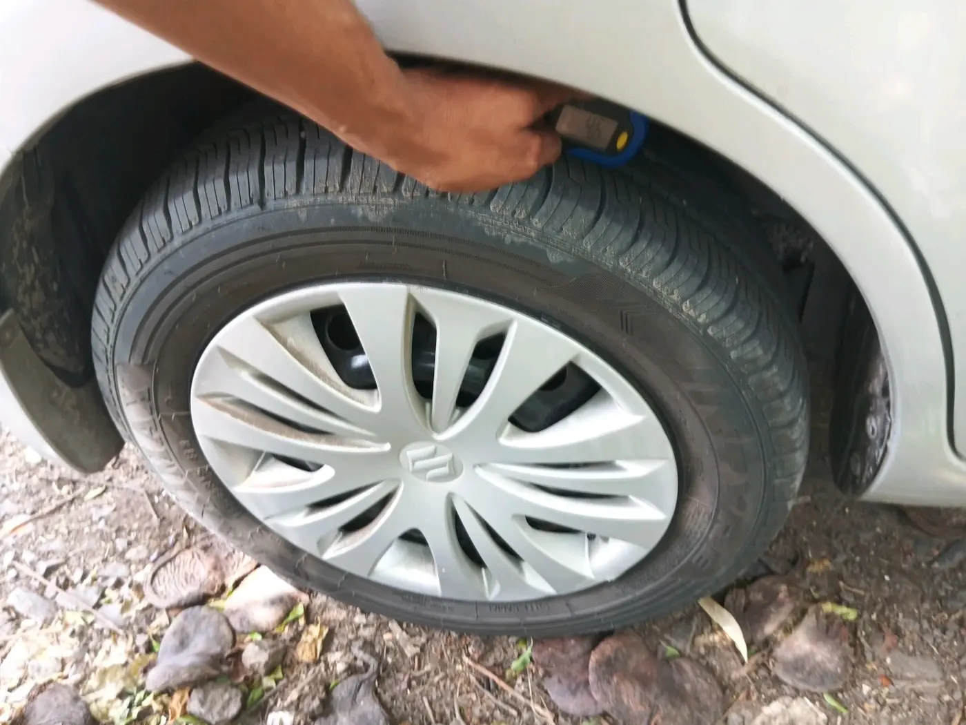 2013 Maruti Ertiga VXI, Petrol, Manual, 59,664 km, tyre