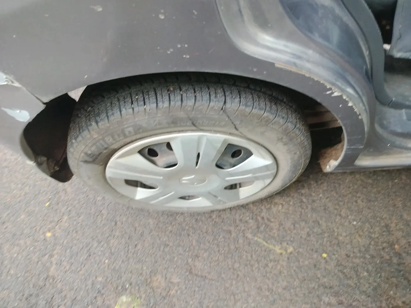 2012 Maruti Wagon R 1.0 VXI, Petrol, Manual, 71,079 km, tyre