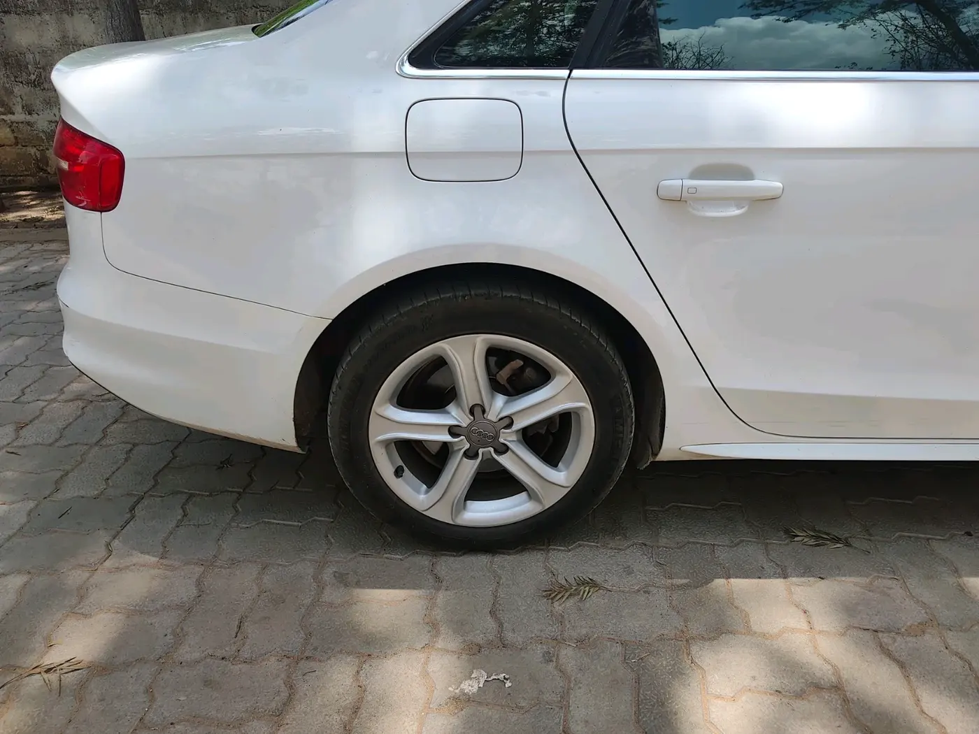 2012 Audi A4 2.0 TDI S LINE, Diesel, Automatic, 77,634 km, tyre