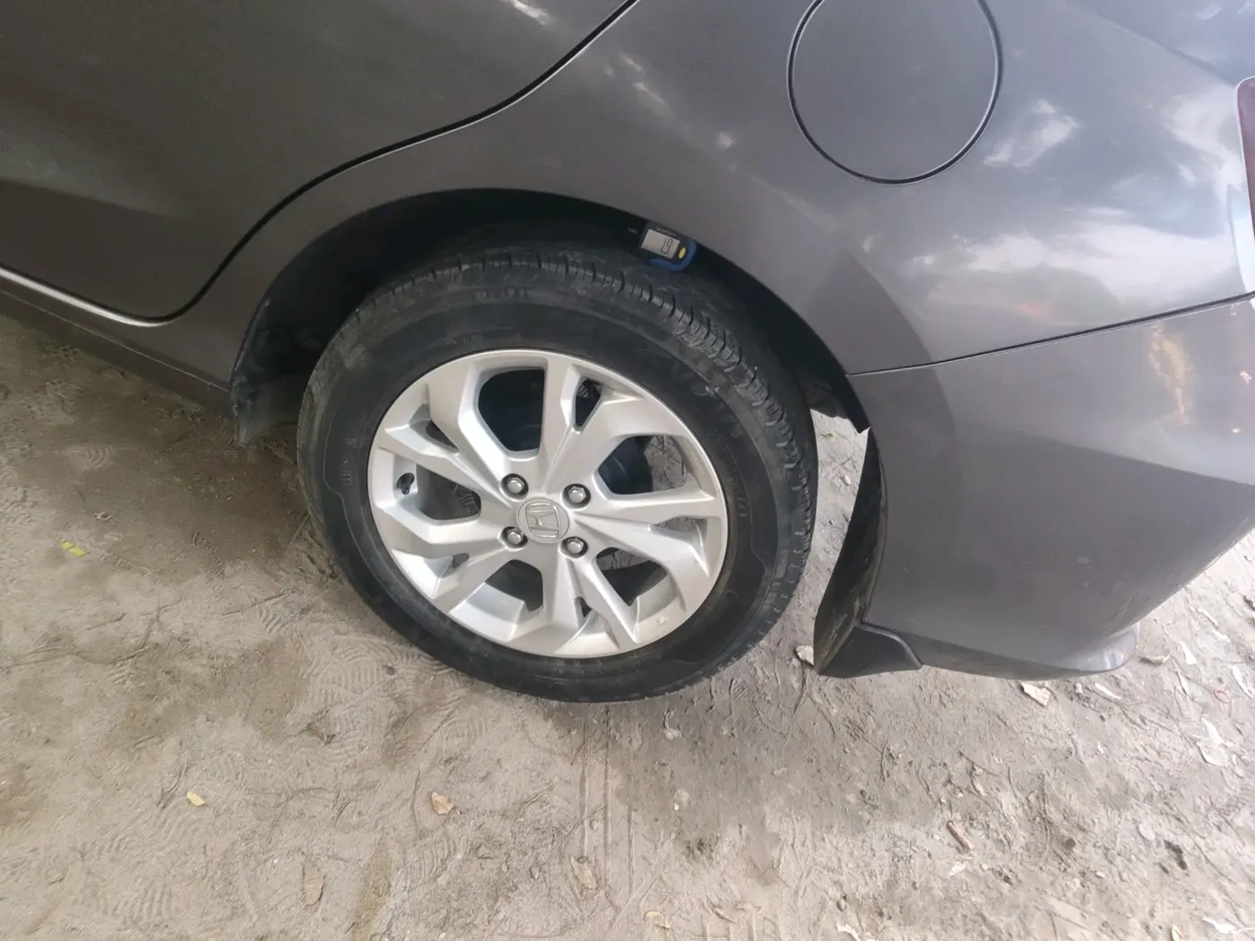 2021 Honda Amaze 1.2L I-VTEC V CVT, Petrol, Automatic, 38,228 km, tyre