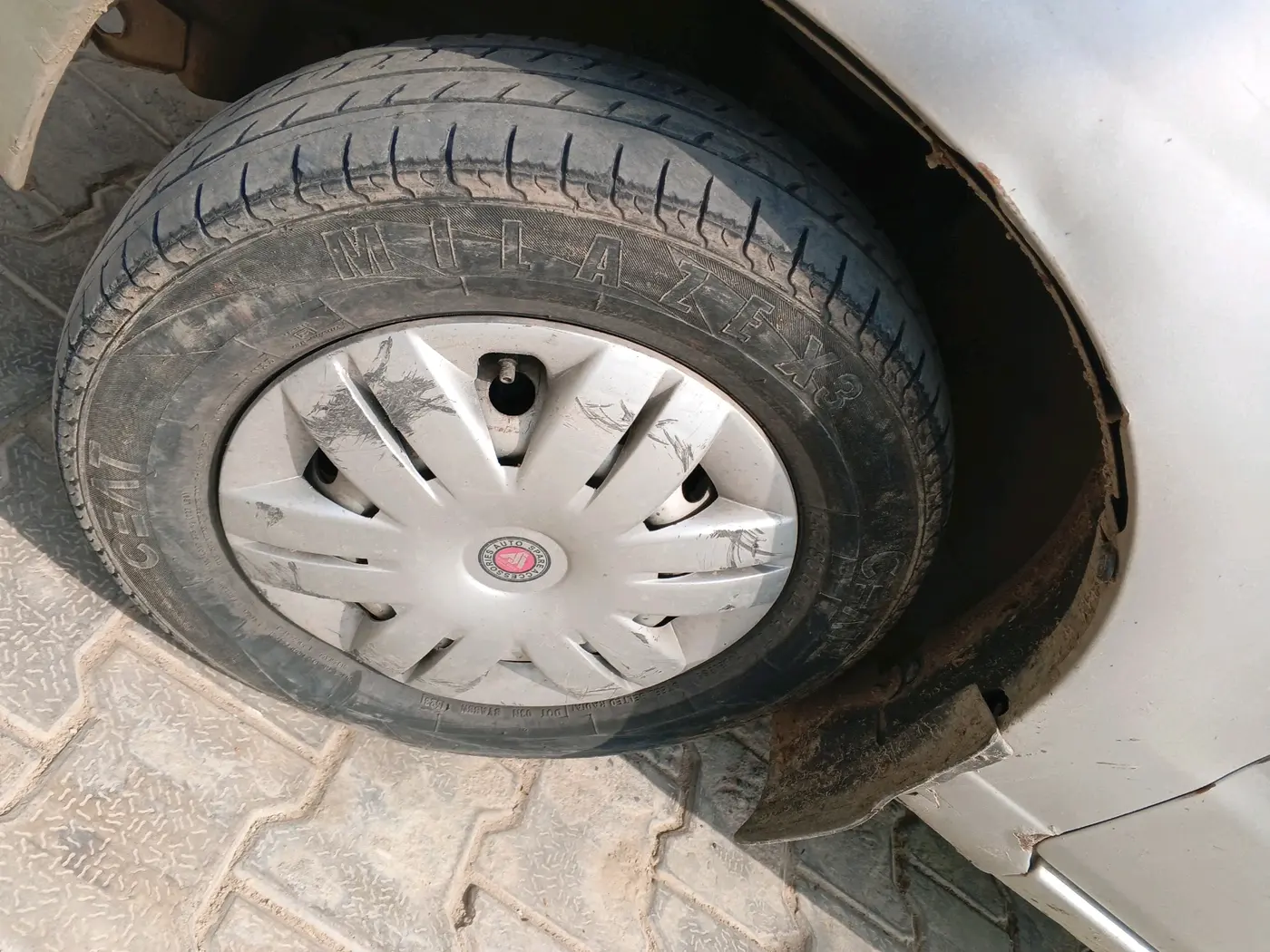 2011 Maruti Alto LXI CNG, CNG, Manual, 1,32,739 km, tyre